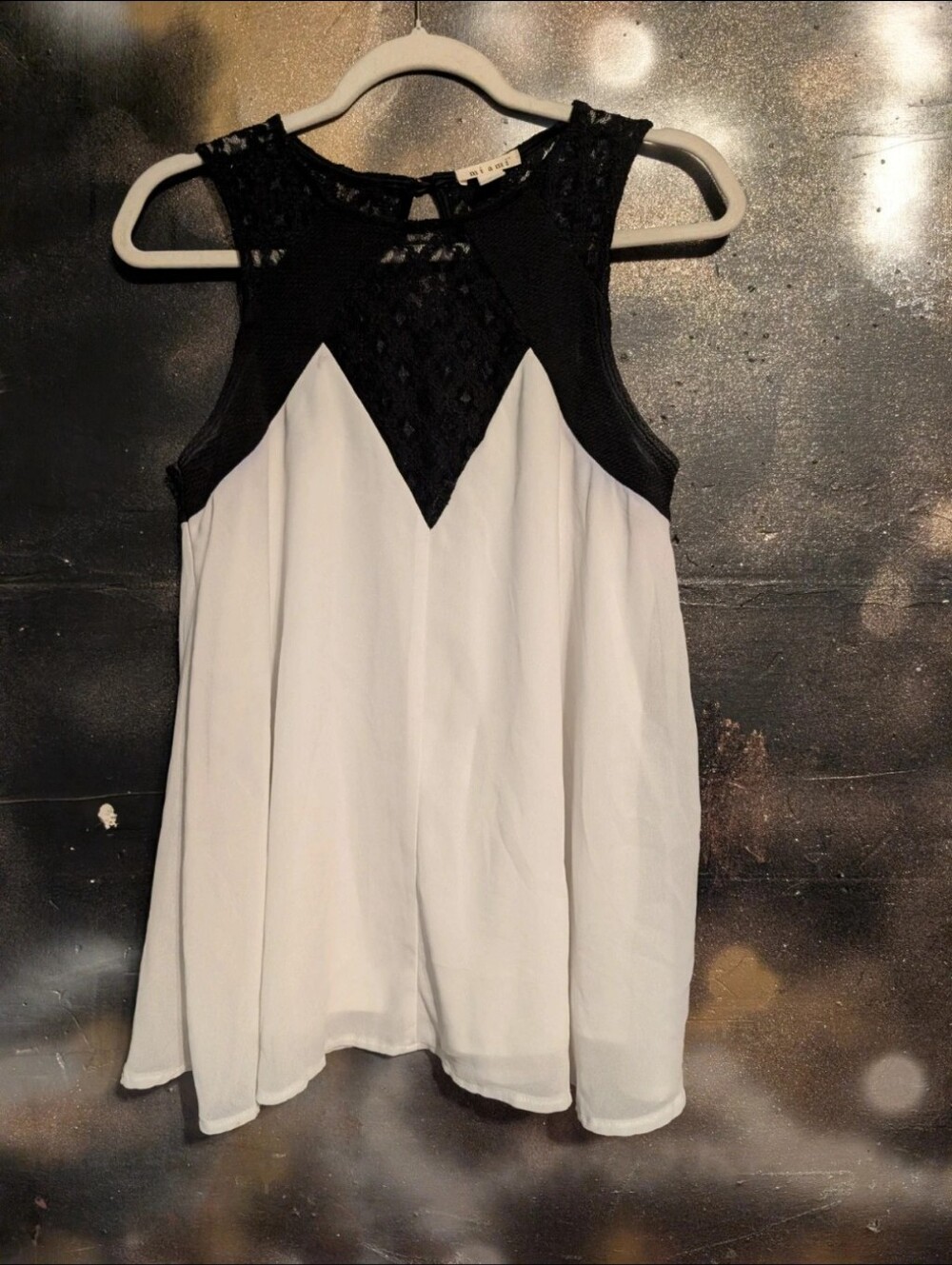 Sleeveless Black & White Lace Yoke Women's Top